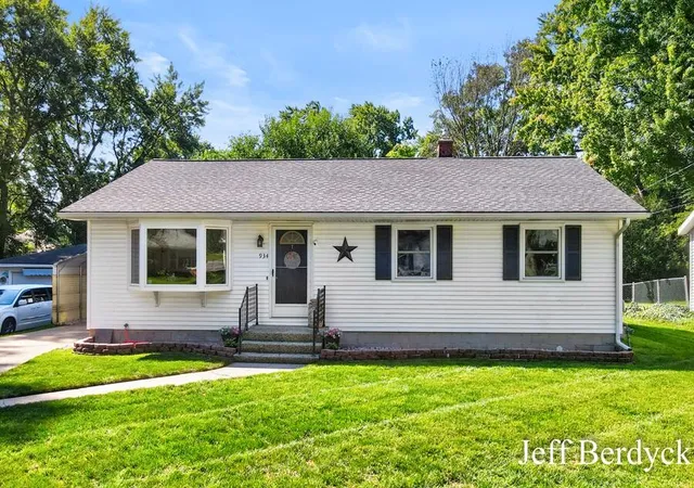 Photo 1 of Sale Pending at 934 Harding St Nw, Walker City Kent, MI 49544 | MLS# 65026045307 | Listing updated on 2026-09-15