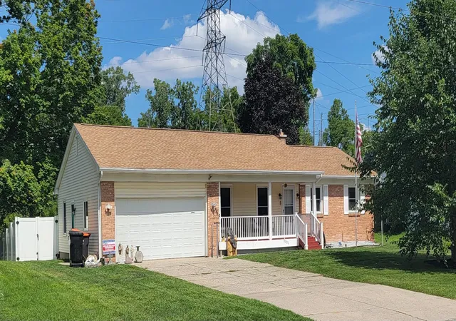 Photo 1 of Sale Pending at 5001 Creekview Dr Se, Kentwood City Kent, MI 49508 | MLS# 65026045310 | Listing updated on 2026-08-30