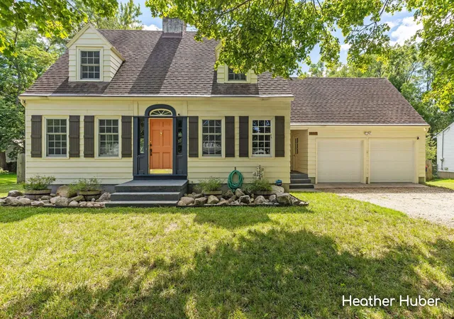 Photo 1 of Single family home for sale at 1860 Michigan St Ne, Grand Rapids City Kent, MI 49503 | MLS# 65026045317 | Listing updated on 2026-09-29