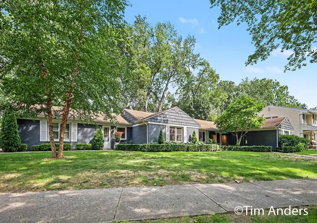 Photo 1 of Single family home for sale at 1414 Rosalind Rd Se, East Grand Rapids City Kent, MI 49506 | MLS# 65026045321 | Listing updated on 2026-09-14