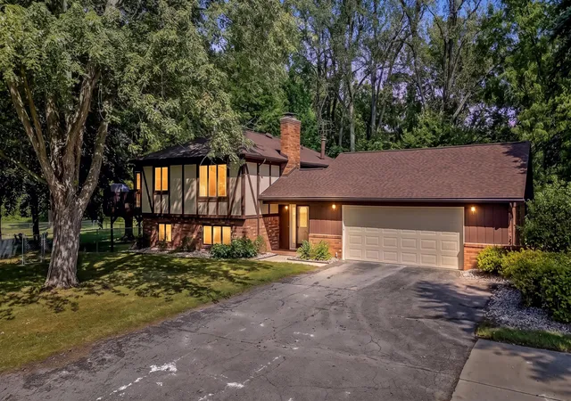 Photo 1 of Single family home for sale at 6549 Napier Rd, Salem Township Washtenaw, MI 48170 | MLS# 81026045318 | Listing updated on 2026-08-29