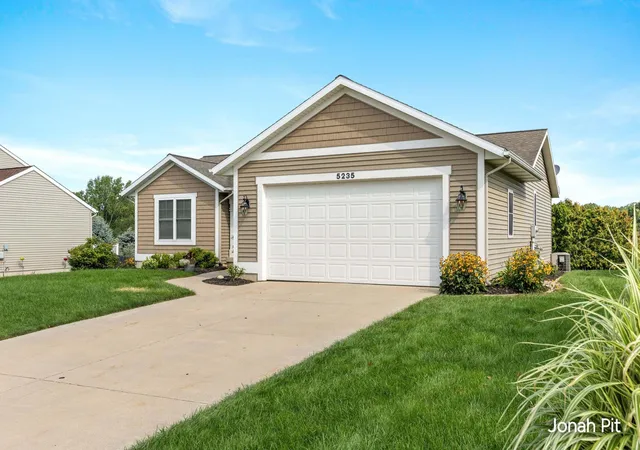 Photo 3 of Single family home for sale at 5235 Quest Dr Sw, Wyoming City Kent, MI 49418 | MLS# 65026045322 | Listing updated on 2026-09-10