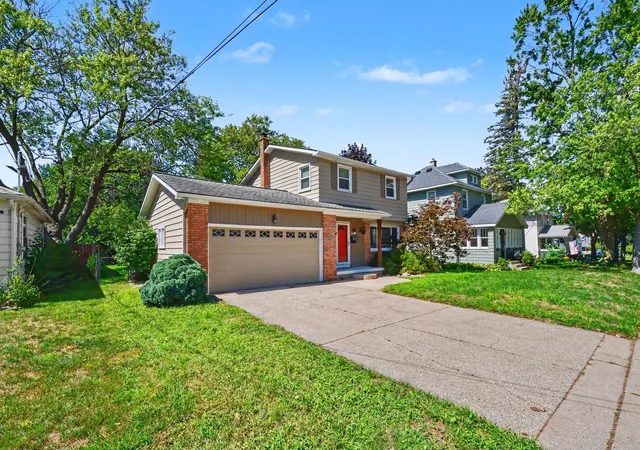 Photo 3 of Single family home for sale at 3157 Locke Ave Sw, Grandville City Kent, MI 49418 | MLS# 65026045326 | Listing updated on 2026-08-28
