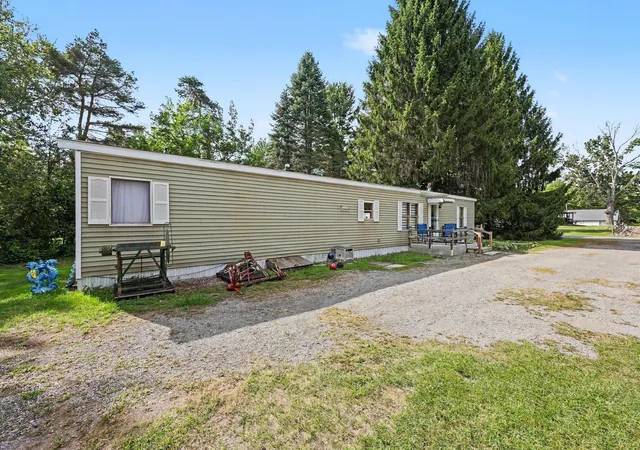 Photo 3 of Single family home for sale at 2791 Kinneville Rd, Leslie Township Ingham, MI 49251 | MLS# 55026045327 | Listing updated on 2026-08-27