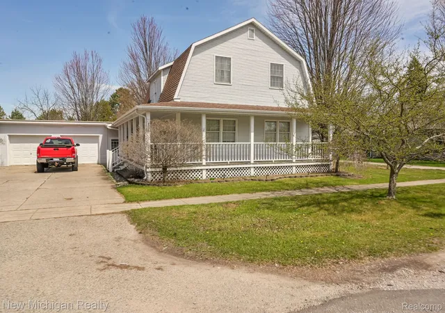 Photo 2 of Single family home for sale at 114 W 1st St, Baldwin Township Iosco, MI 48763 | MLS# 20261068691 | Listing updated on 2026-08-28