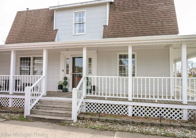 Photo 3 of Single family home for sale at 114 W 1st St, Baldwin Township Iosco, MI 48763 | MLS# 20261068691 | Listing updated on 2026-08-28