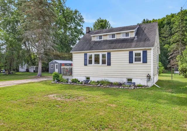 Photo 2 of Single family home for sale at 625 W Bridge St, Big Rapids Charter Township Mecosta, MI 49307 | MLS# 72026045333 | Listing updated on 2026-09-14