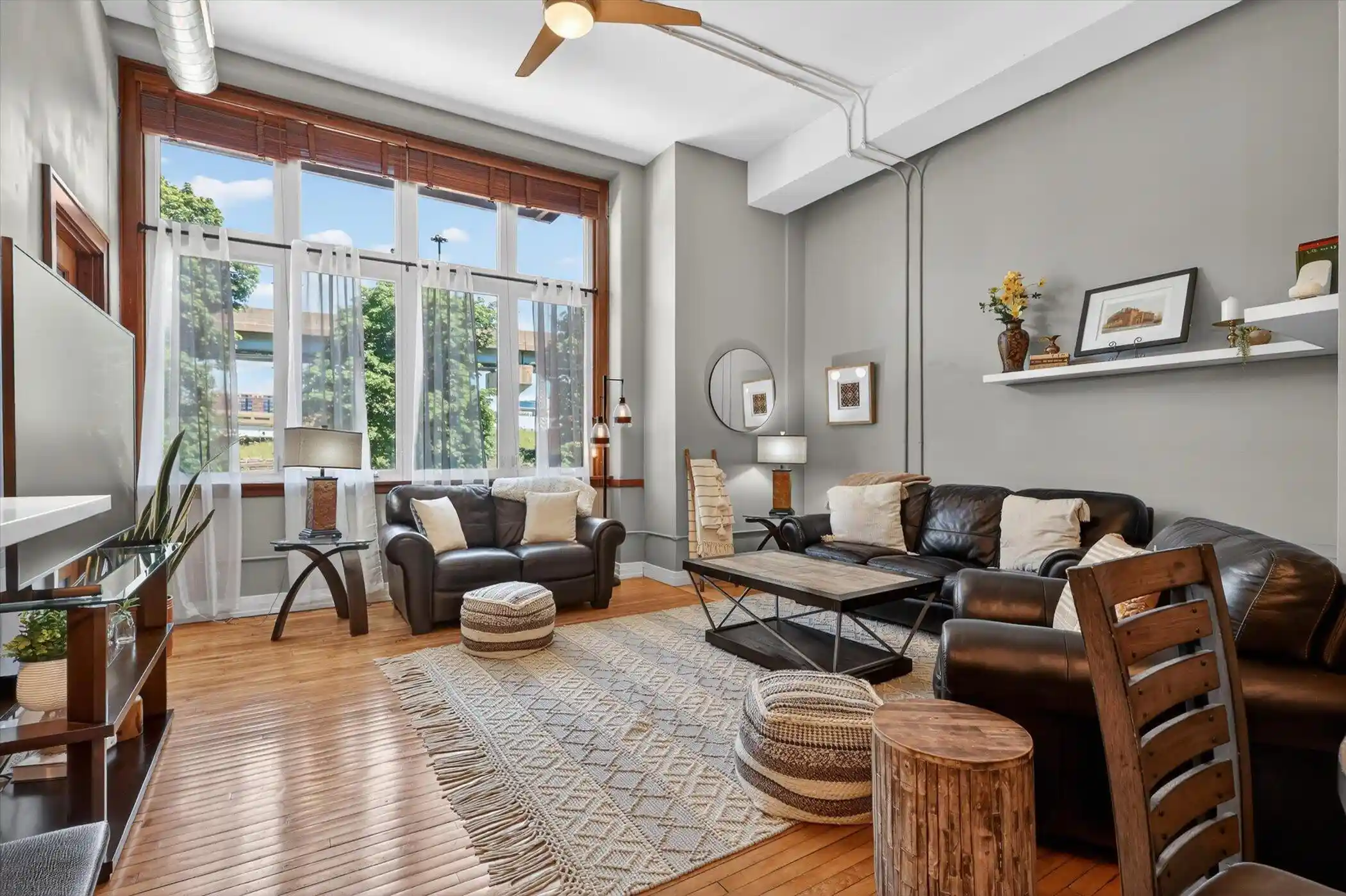 Listing Photo 2 - Condo for sale in 600 Broadway Ave Nw located at 600 Broadway Ave Nw, Kent, MI 49504 - Unit #211