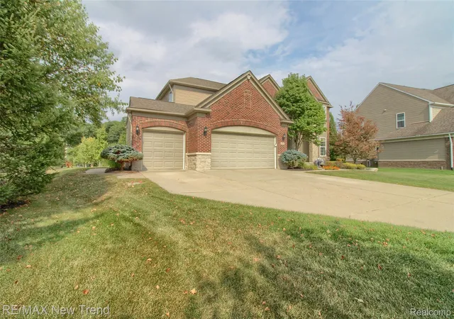 Photo 3 of Single family home for sale at 59318 Peters Barn Dr, Lyon Charter Township Oakland, MI 48178 | MLS# 20261068697 | Listing updated on 2026-09-02