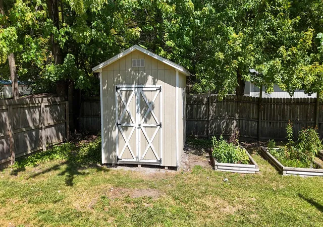 Photo 3 of Single family home for sale at 301 N 5th St, Coleman City Midland, MI 48618 | MLS# 79080072896 | Listing updated on 2026-09-19