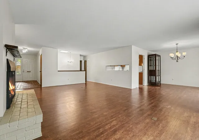 Photo 3 of Condo for sale at 2021 Pauline Ct, Ann Arbor City Washtenaw, MI 48103 | MLS# 81026045350 | Listing updated on 2026-10-28