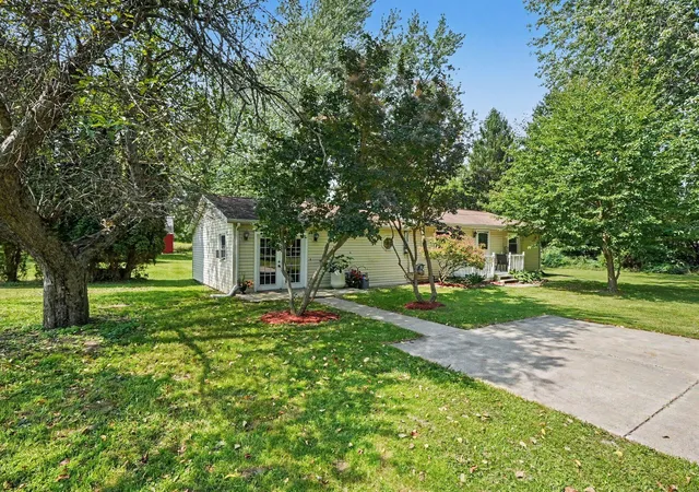 Single family home for sale at 9000 N Meridian Rd, HenriettaTownship_Jackson, MI 49272 | MLS# 81026045361