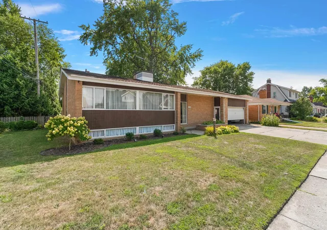 Photo 3 of Single family home for sale at 22830 Visnaw St, St Clair Shores City Macomb, MI 48081 | MLS# 58050219955 | Listing updated on 2026-08-27