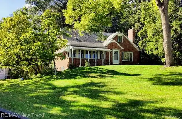 Photo 1 of Single family home for sale at 8715 N Wayne Rd, Westland, MI 48185 | MLS# 20261068714 | Listing updated on 2026-10-01