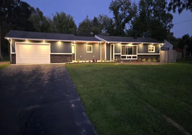 Photo 2 of Single family home for sale at 8446 Vinton Ave Nw, Sparta Township Kent, MI 49345 | MLS# 65026045364 | Listing updated on 2026-09-11