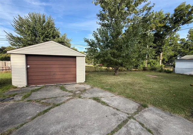 Photo 3 of Single family home for sale at 23235 Grabar Sq, Warren City Macomb, MI 48089 | MLS# 20261068722 | Listing updated on 2026-09-09