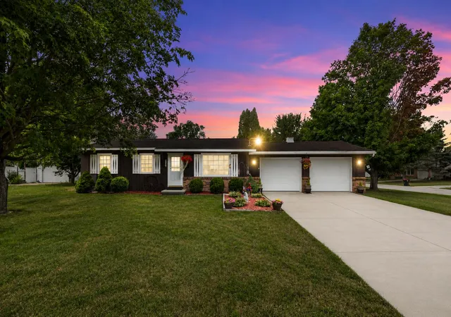 Photo 1 of Single family home for sale at 20600 Ross Pkwy, Green Charter Township Mecosta, MI 49307 | MLS# 65026045369 | Listing updated on 2026-09-14