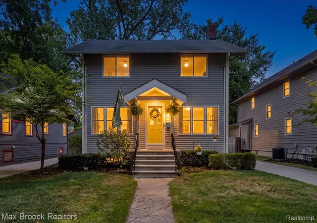 Photo 1 of Sale Pending at 118 Rhode Island Ave, Royal Oak City Oakland, MI 48067 | MLS# 20261068725 | Listing updated on 2026-09-25