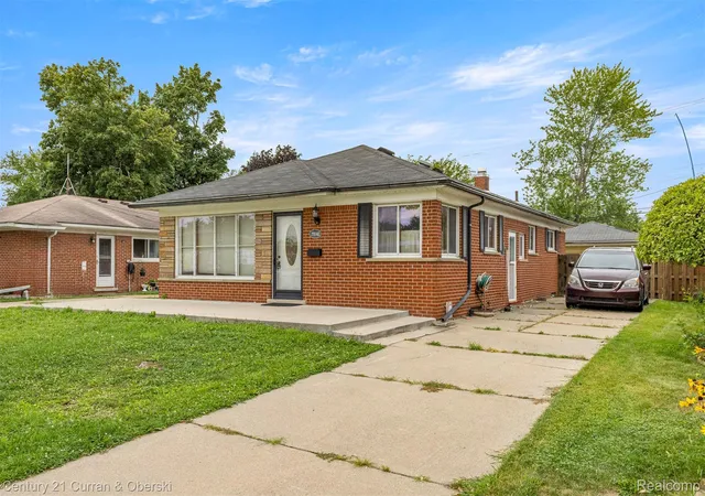 Photo 1 of Single family home for sale at 25542 W Warren St, Dearborn Heights City Wayne, MI 48127 | MLS# 20261068730 | Listing updated on 2026-08-28