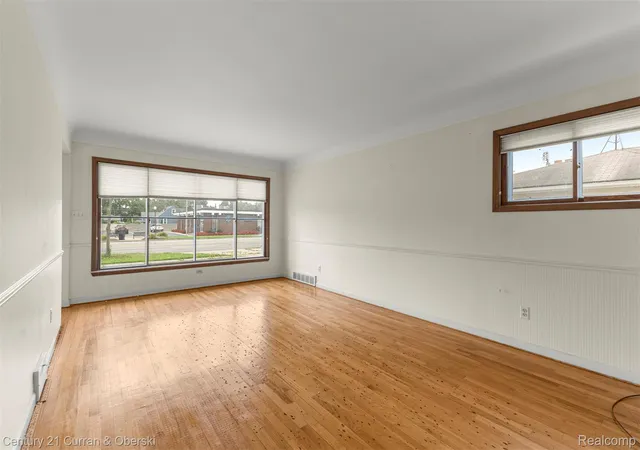 Photo 3 of Single family home for sale at 25542 W Warren St, Dearborn Heights City Wayne, MI 48127 | MLS# 20261068730 | Listing updated on 2026-08-28
