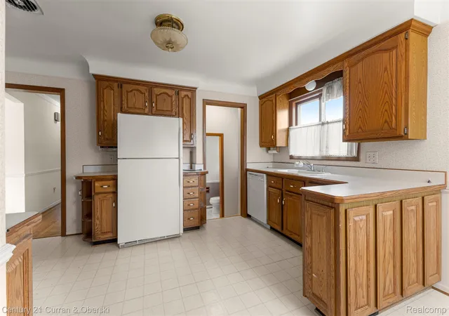 Photo 3 of Single family home for sale at 25542 W Warren St, Dearborn Heights City Wayne, MI 48127 | MLS# 20261068730 | Listing updated on 2026-08-28
