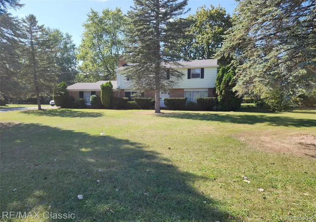 Photo 1 of Single family home for sale at 6965 N Adams Rd, Bloomfield Charter Township Oakland, MI 48304 | MLS# 20261068736 | Listing updated on 2026-08-28