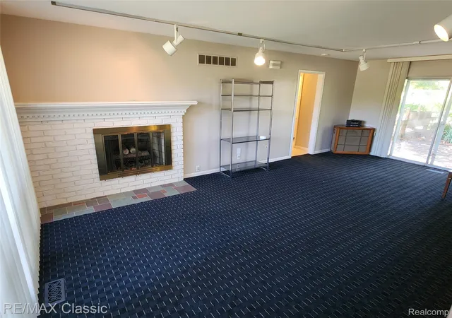 Photo 2 of Single family home for sale at 6965 N Adams Rd, Bloomfield Charter Township Oakland, MI 48304 | MLS# 20261068736 | Listing updated on 2026-08-28