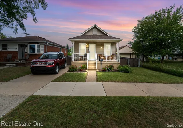 Photo 1 of Single family home for sale at 3363 16th St, Wyandotte City Wayne, MI 48192 | MLS# 20261068741 | Listing updated on 2026-09-13