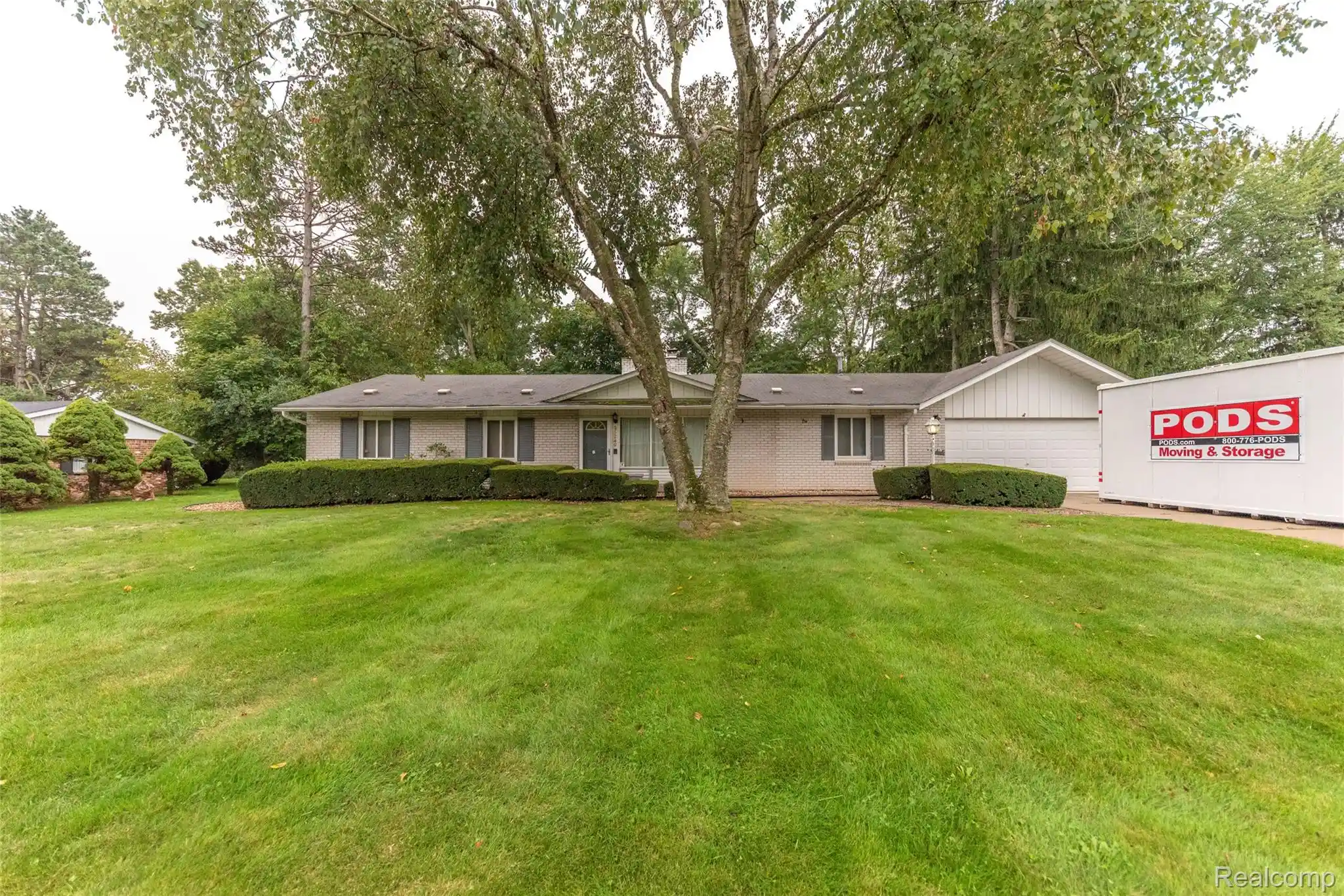 Photo 1 of Single family home for sale at 35249 Gary St, Farmington Hills, MI 48331 | MLS# 20261068744 | Listing updated on 2026-10-01