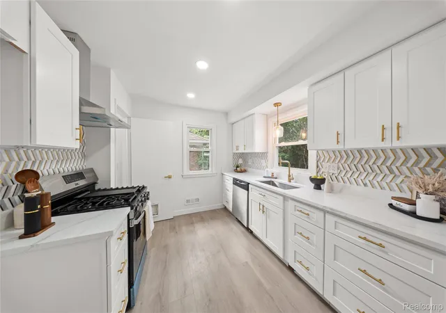 Photo 5 of Single family home for sale at 23561 Norwood St, Oak Park City Oakland, MI 48237 | MLS# 20261068749 | Listing updated on 2026-09-05