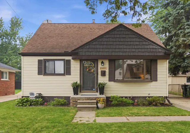Photo 1 of Sale Pending at 23801 Beverly St, St Clair Shores City Macomb, MI 48082 | MLS# 58050219972 | Listing updated on 2026-08-29