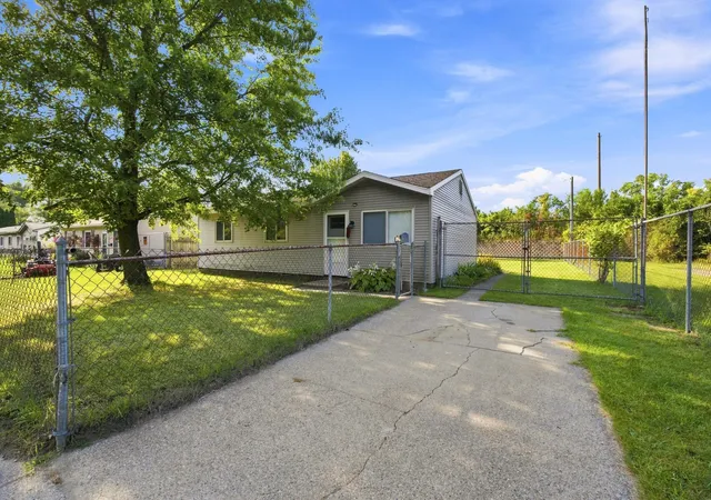 Photo 2 of Single family home for sale at 1650 Tyler Rd, Ypsilanti Charter Township Washtenaw, MI 48198 | MLS# 81026045404 | Listing updated on 2026-09-01