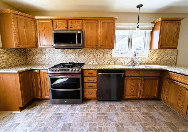 Photo 3 of Condo for sale at 11469 Windmill Pointe Pt, Vienna Charter Township Genesee, MI 48420 | MLS# 61050219975 | Listing updated on 2026-09-09