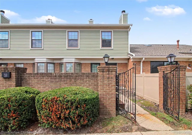 Photo 2 of Condo for sale at 31117 Country Blf, Farmington Hills City Oakland, MI 48331 | MLS# 20261068767 | Listing updated on 2026-08-28