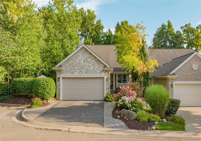 Photo 1 of Sale Pending at 6582 Forest Ridge Ct, Independence Charter Township Oakland, MI 48346 | MLS# 20261068772 | Listing updated on 2026-09-07