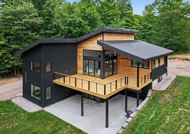 Photo 1 of Single family home for sale at 5228 Hanna Rd, Whitewater Township Grand Traverse, MI 49690 | MLS# 78080072901 | Listing updated on 2026-09-17
