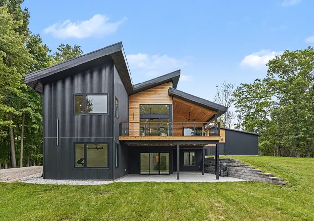 Photo 4 of Single family home for sale at 5228 Hanna Rd, Whitewater Township Grand Traverse, MI 49690 | MLS# 78080072901 | Listing updated on 2026-09-17