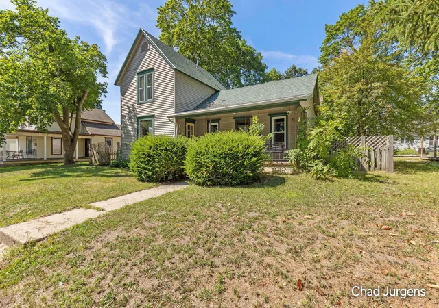 Photo 2 of Single family home for sale at 517 N Michigan Ave, Big Rapids City Mecosta, MI 49307 | MLS# 65026045414 | Listing updated on 2026-09-14