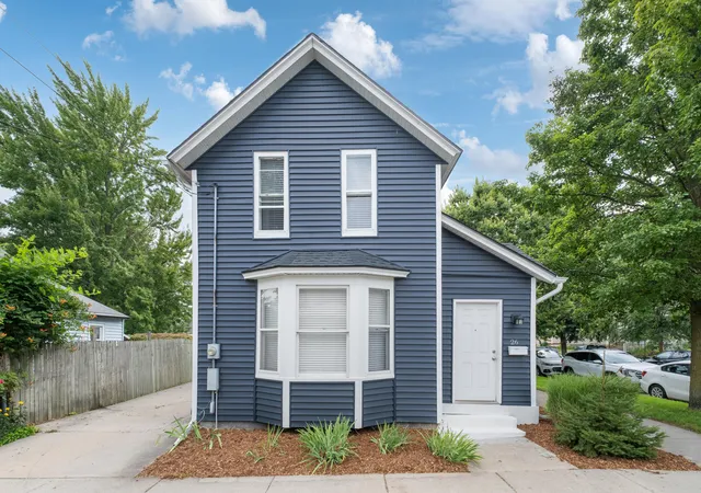 Photo 2 of Single family home for sale at 26 Dennis Ave Se, Grand Rapids City Kent, MI 49506 | MLS# 65026045417 | Listing updated on 2026-09-02