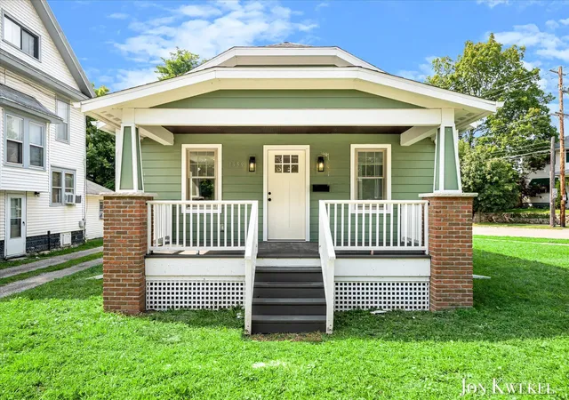 Photo 1 of Single family home for sale at 1959 Plainfield Ave Ne, Grand Rapids City Kent, MI 49505 | MLS# 71026045416 | Listing updated on 2026-09-18
