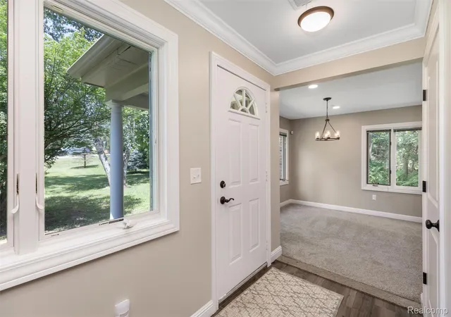 Photo 2 of Single family home for sale at 4915 Walnut Lake Rd, West Bloomfield Charter Township Oakland, MI 48323 | MLS# 20261068774 | Listing updated on 2026-09-13
