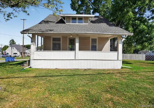 Photo 3 of Single family home for sale at 203 Center Rd, Grand Blanc City Genesee, MI 48439 | MLS# 20261068777 | Listing updated on 2026-09-13