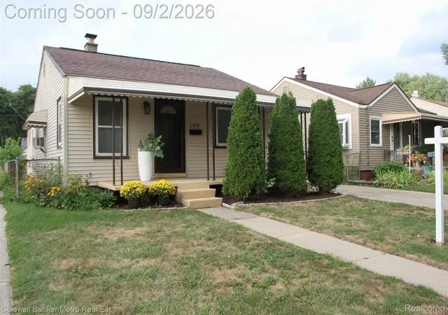 Photo 2 of Single family home for sale at 208 W Fairmount Ave, Pontiac City Oakland, MI 48340 | MLS# 20261068779 | Listing updated on 2026-09-06