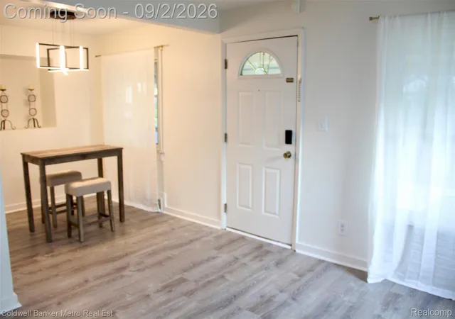 Photo 4 of Single family home for sale at 208 W Fairmount Ave, Pontiac City Oakland, MI 48340 | MLS# 20261068779 | Listing updated on 2026-09-06