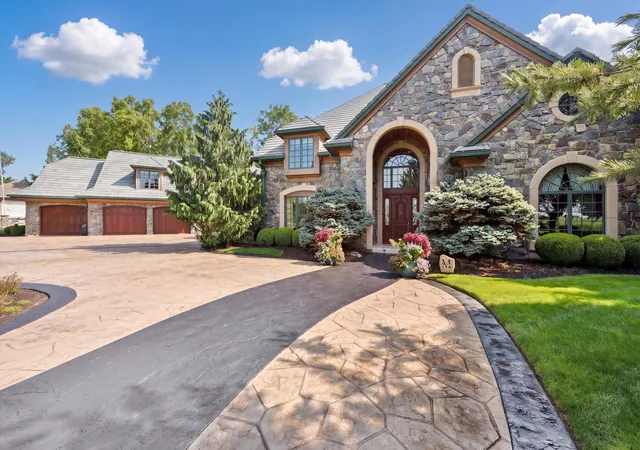 Photo 1 of Mansion for sale at 555 Maple Knoll Rd, Ovid Township Branch, MI 49036 | MLS# 69026045422 | Listing updated on 2026-09-08