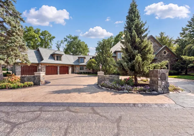 Photo 2 of Mansion for sale at 555 Maple Knoll Rd, Ovid Township Branch, MI 49036 | MLS# 69026045422 | Listing updated on 2026-09-08