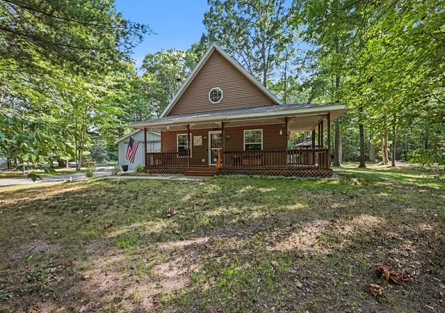 Photo 2 of Single family home for sale at 8123 Ferris Ave, Garfield Township Newaygo, MI 49337 | MLS# 65026045425 | Listing updated on 2026-08-29