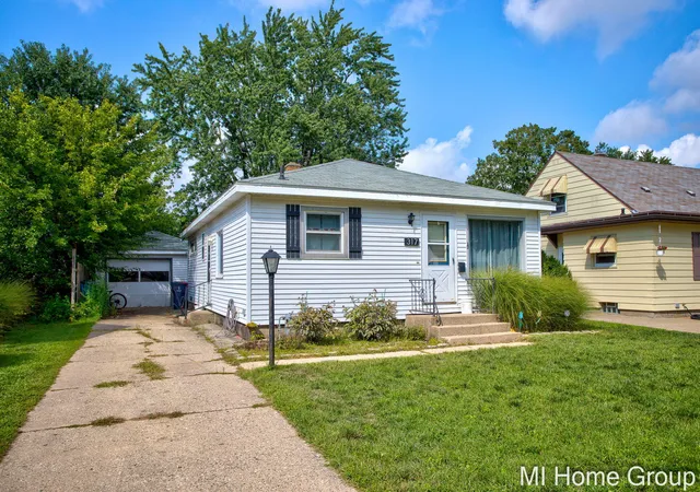 Photo 4 of Single family home for sale at 317 W 28Th St, Holland City Ottawa, MI 49423 | MLS# 71026045427 | Listing updated on 2026-09-01