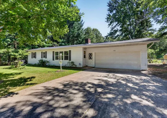 Photo 2 of Single family home for sale at 16103 Null Rd, Lockport Township St Joseph, MI 49093 | MLS# 69026045431 | Listing updated on 2026-09-14