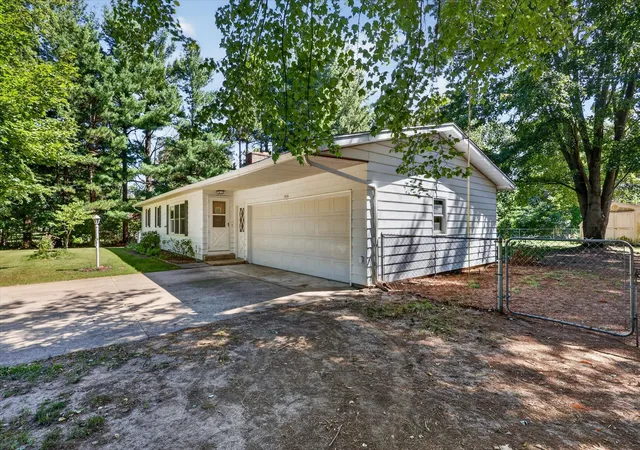 Photo 4 of Single family home for sale at 16103 Null Rd, Lockport Township St Joseph, MI 49093 | MLS# 69026045431 | Listing updated on 2026-09-14
